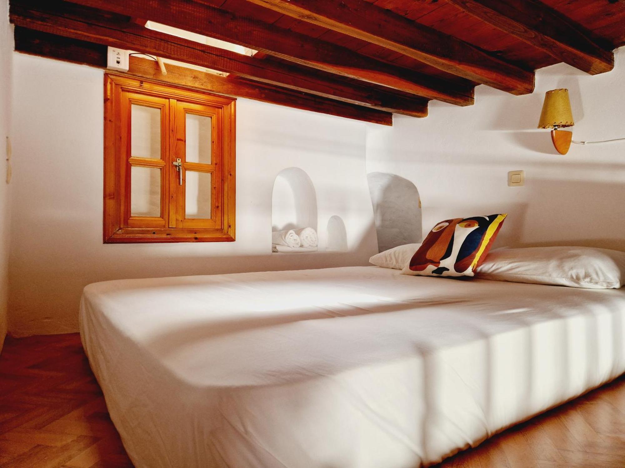 Bright & Relaxing Loft With Attic Room In The Heart Of Mykonos City Mykonos Town Ruang foto